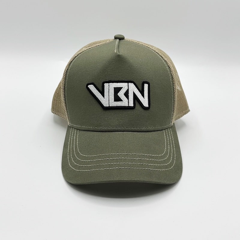 gorra trucker verde vbn bordado